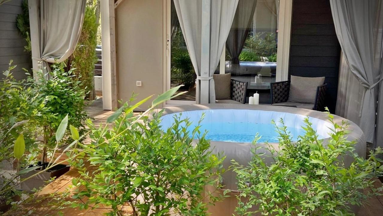 Boutique Mobile Homes Ulikarovinj (Adults Only) Екстериор снимка