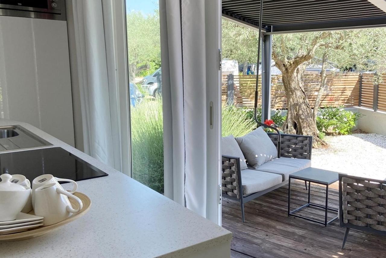 Boutique Mobile Homes Ulikarovinj (Adults Only) Екстериор снимка